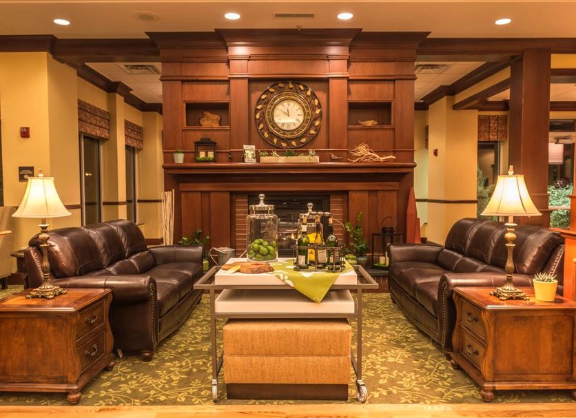 A photo of the Bangor Aviator Hotel.